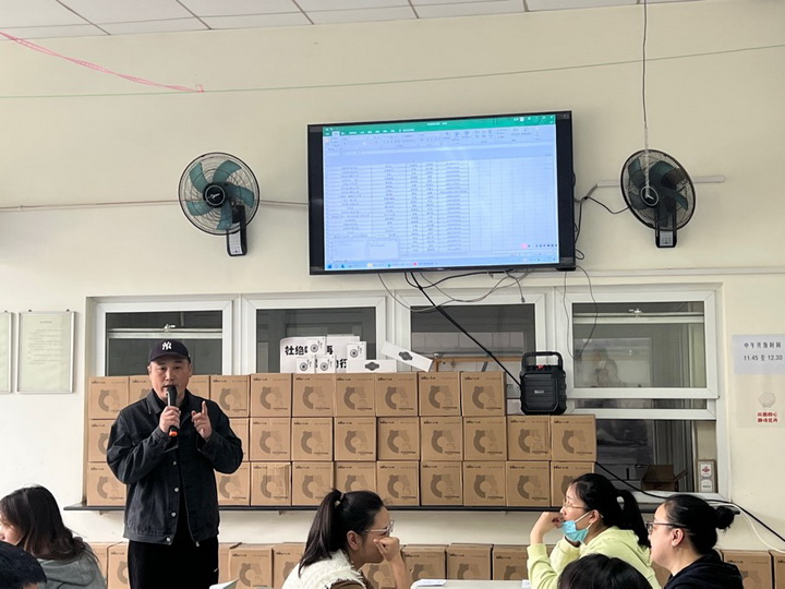 牌逢對手，誰是“摜”軍